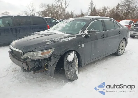 2010 Ford Taurus Sho z USA, uszkodzony, nr VIN 1FAHP2KT8AG110889